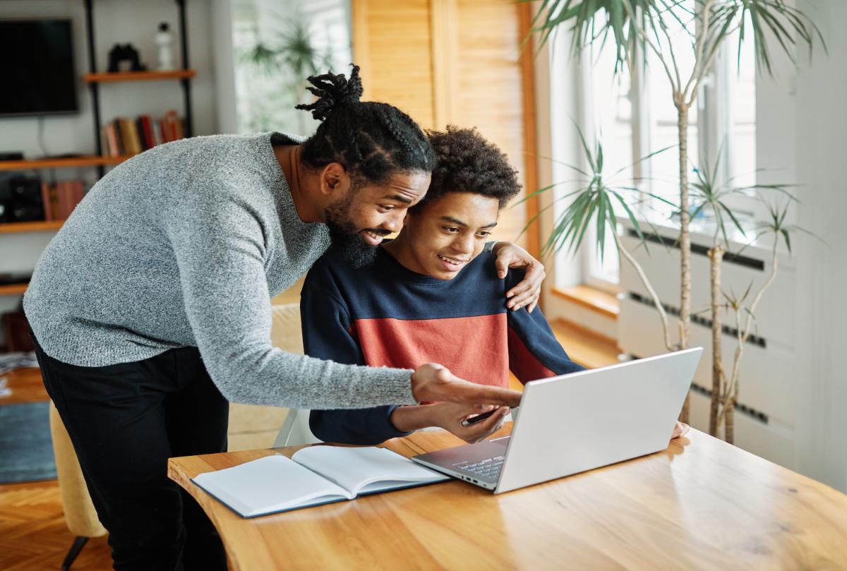 Parent helping child study online