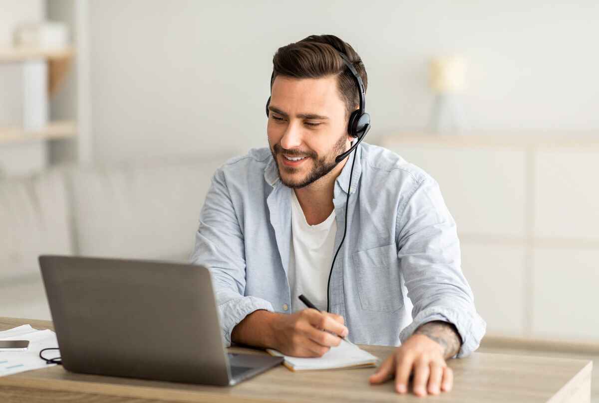 Online tutor conducting an online tuition class